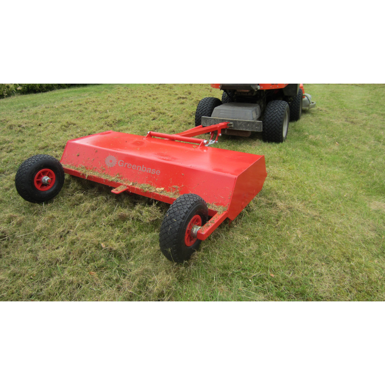 Anh-ngevertikutierer_Traktor_Aero-Star-102_Greenbase_steib_heideck_roth_mietger-te